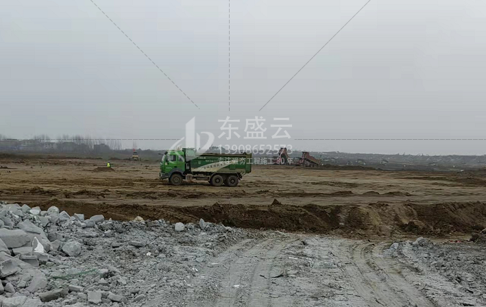 強(qiáng)夯公司東盛云，在襄陽劉集比亞迪產(chǎn)業(yè)園提出合理化建議